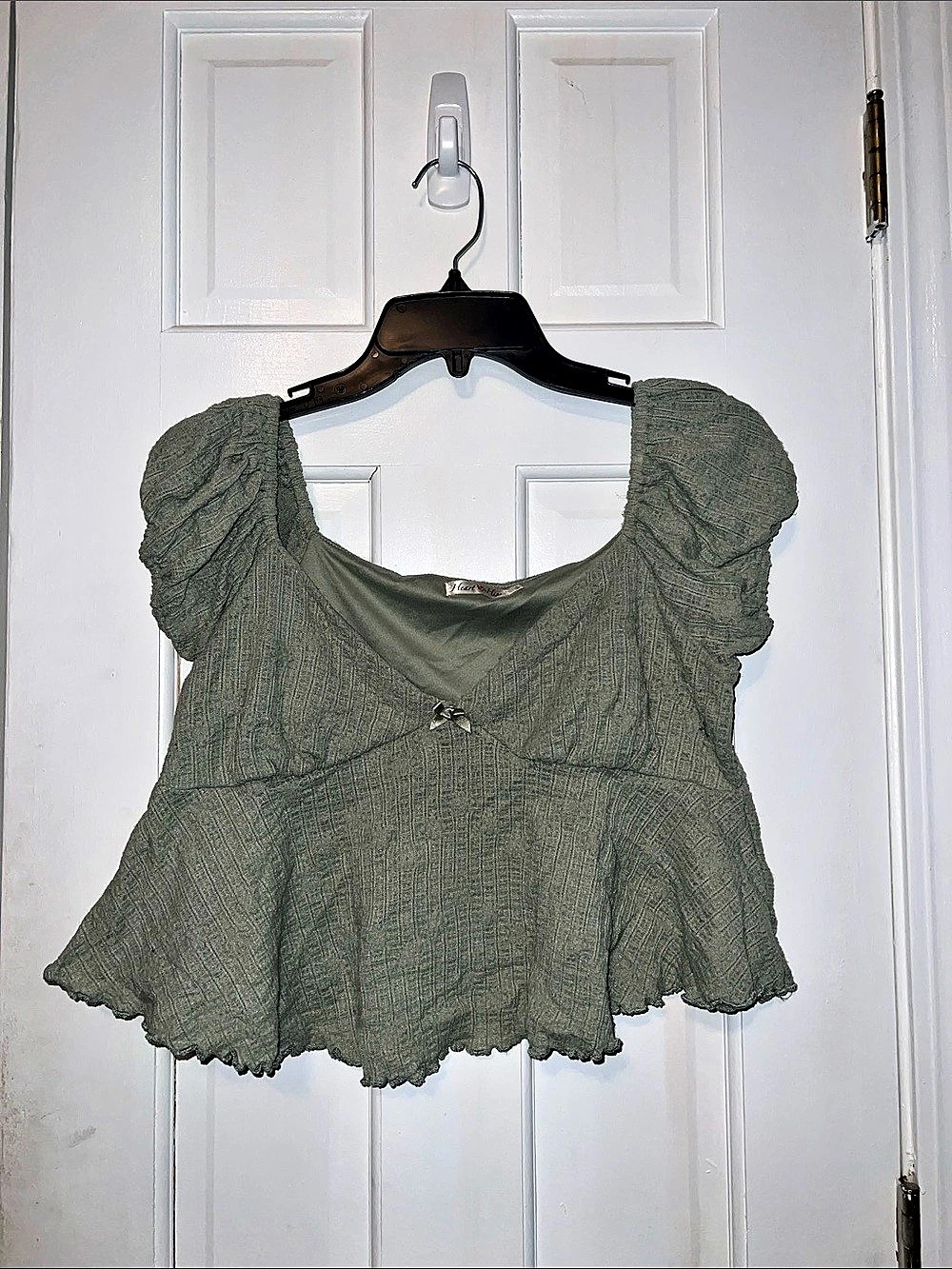 Green Peplum Puff Sleeve Cropped Top